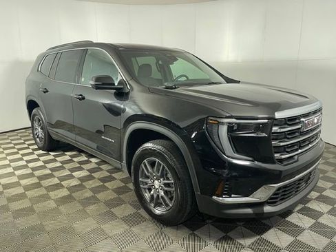 Used 2025 GMC Acadia Elevation image 3