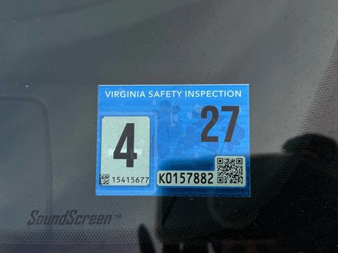 Used 2016 Ford Explorer XLT w/ Equipment Group 202A image 19