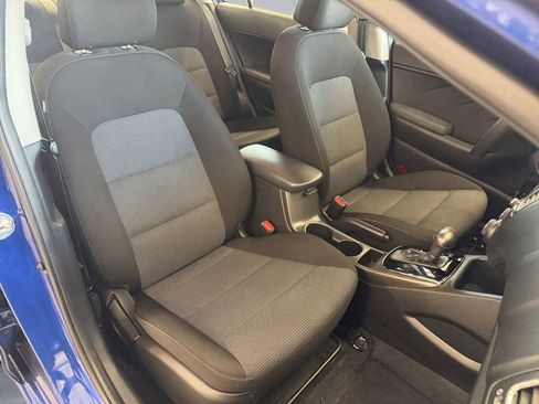 Used 2017 Kia Forte LX image 14