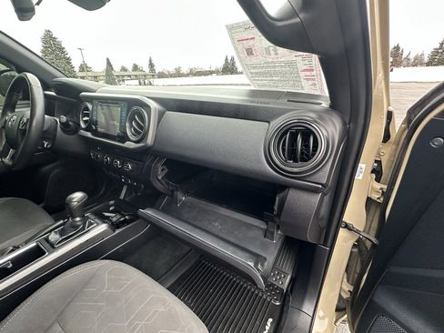 Used 2019 Toyota Tacoma TRD Off-Road image 22