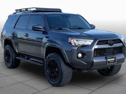 Used 2022 Toyota 4Runner SR5 RWD image 3