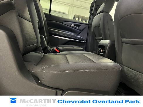 Used 2024 Chevrolet Traverse LT w/ Trailering Package FWD image 30