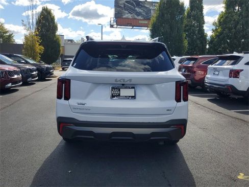 Used 2024 Kia Sorento SX Prestige image 5
