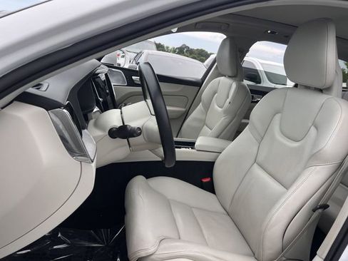 Used 2018 Volvo XC60 T5 Inscription w/ Convenience Package AWD/4WD image 12