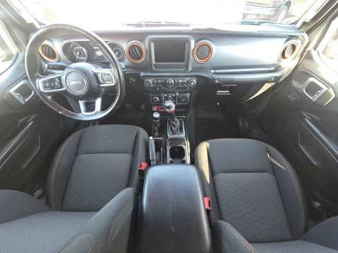 Used 2020 Jeep Gladiator Mojave w/ Cold Weather Group AWD/4WD image 17