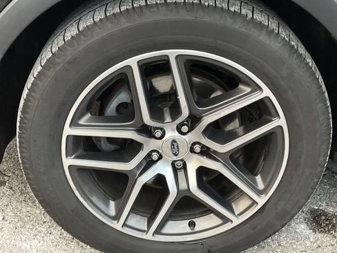 Used 2017 Ford Explorer Sport image 41