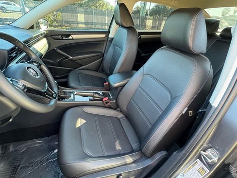 Used 2022 Volkswagen Passat 2.0T SE image 8
