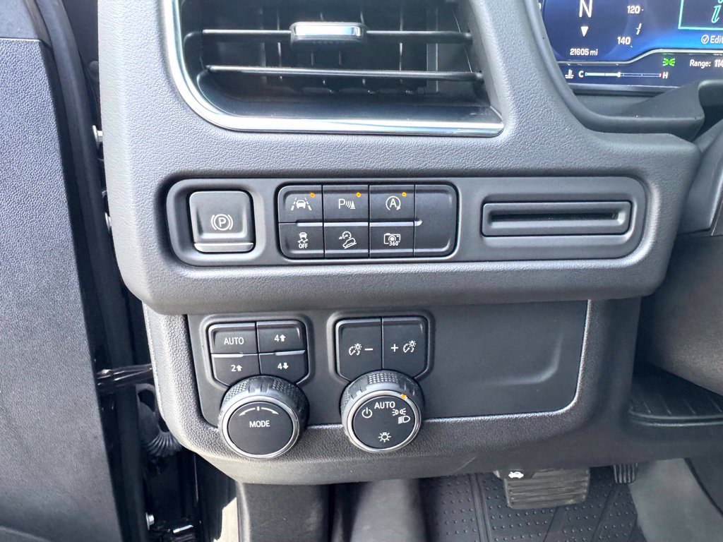 Used 2024 Chevrolet Tahoe Z71 w/ Luxury Package AWD/4WD image 33
