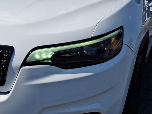 Used 2020 Jeep Cherokee Latitude Plus w/ Cold Weather Group image 9