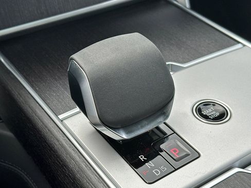 New 2025 Land Rover Range Rover Long Wheelbase SE image 21