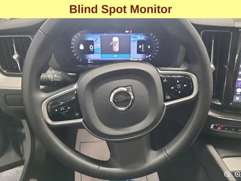Used 2025 Volvo XC60 B5 Plus AWD/4WD image 7