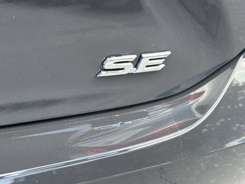 New 2026 Toyota Camry Hybrid FWD image 11
