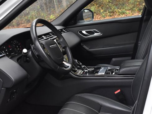 Used 2019 Land Rover Range Rover Velar S image 21