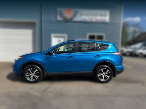 Used 2016 Toyota RAV4 XLE AWD/4WD image 3