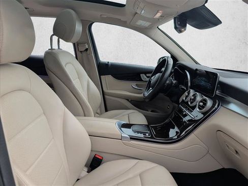 Used 2022 Mercedes-Benz GLC 300 image 27