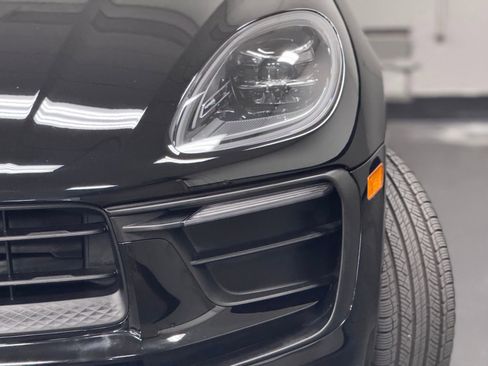 Used 2024 Porsche Macan AWD/4WD image 7
