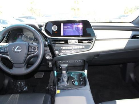 Certified 2024 Lexus ES 300h w/ Premium Package image 10