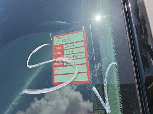 Certified 2022 Kia Sorento S AWD/4WD image 11