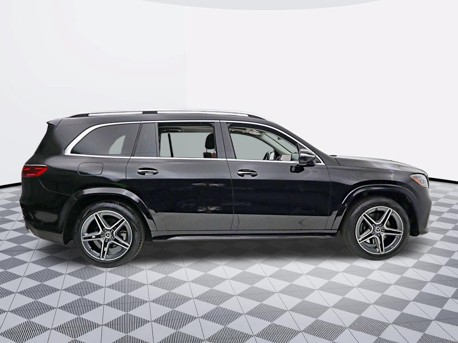 Used 2024 Mercedes-Benz GLS 450 4MATIC image 15