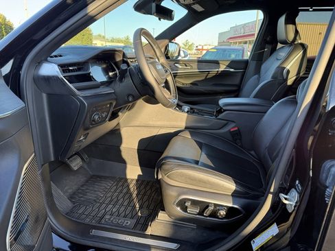 Used 2023 Jeep Grand Cherokee Overland w/ Advanced Protech Group III image 14