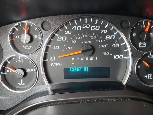 Used 2024 GMC Savana 2500 w/ Driver Convenience Package image 23