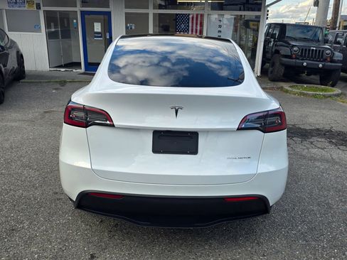 Used 2024 Tesla Model Y Long Range image 6