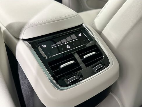 New 2026 Volvo XC60 B5 Ultra w/ Protection Package Premier image 27