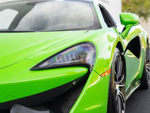 Used 2018 McLaren 570S image 26