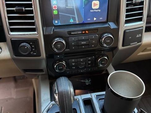 Used 2016 Ford F150 Lariat image 10