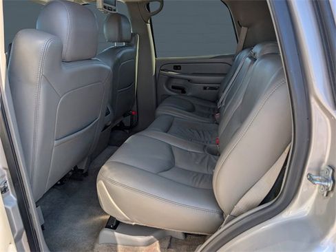 Used 2006 GMC Yukon SLT w/ SLT Preferred Equipment Group image 12