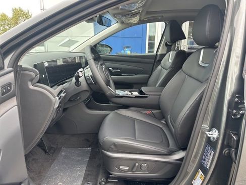 New 2025 Hyundai Tucson Limited image 11