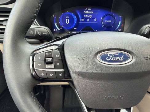Used 2022 Ford Escape Titanium w/ Class II Trailer Tow Package AWD/4WD image 15