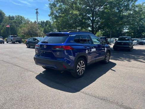 Used 2025 Toyota Corolla Cross XLE w/ Convenience Package AWD/4WD image 5