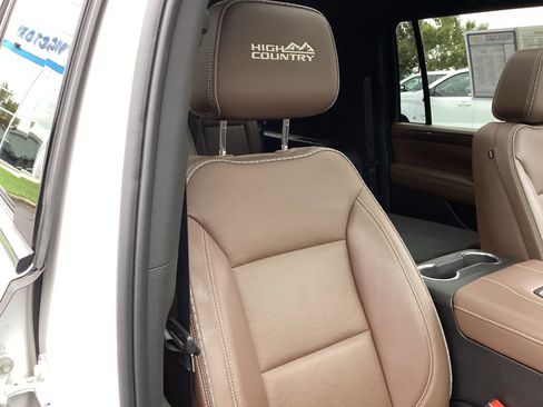 Used 2023 Chevrolet Suburban High Country w/ Premium Package 2 image 18