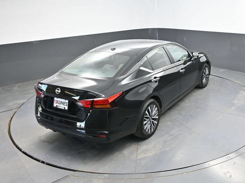 Used 2025 Nissan Altima 2.5 SV FWD image 29