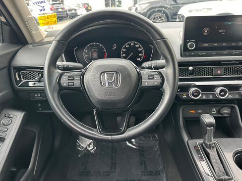 Used 2023 Honda Civic EX image 17