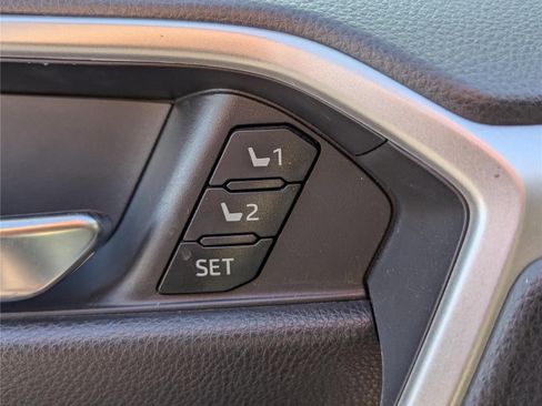 Used 2023 Toyota RAV4 XLE Premium AWD/4WD image 21