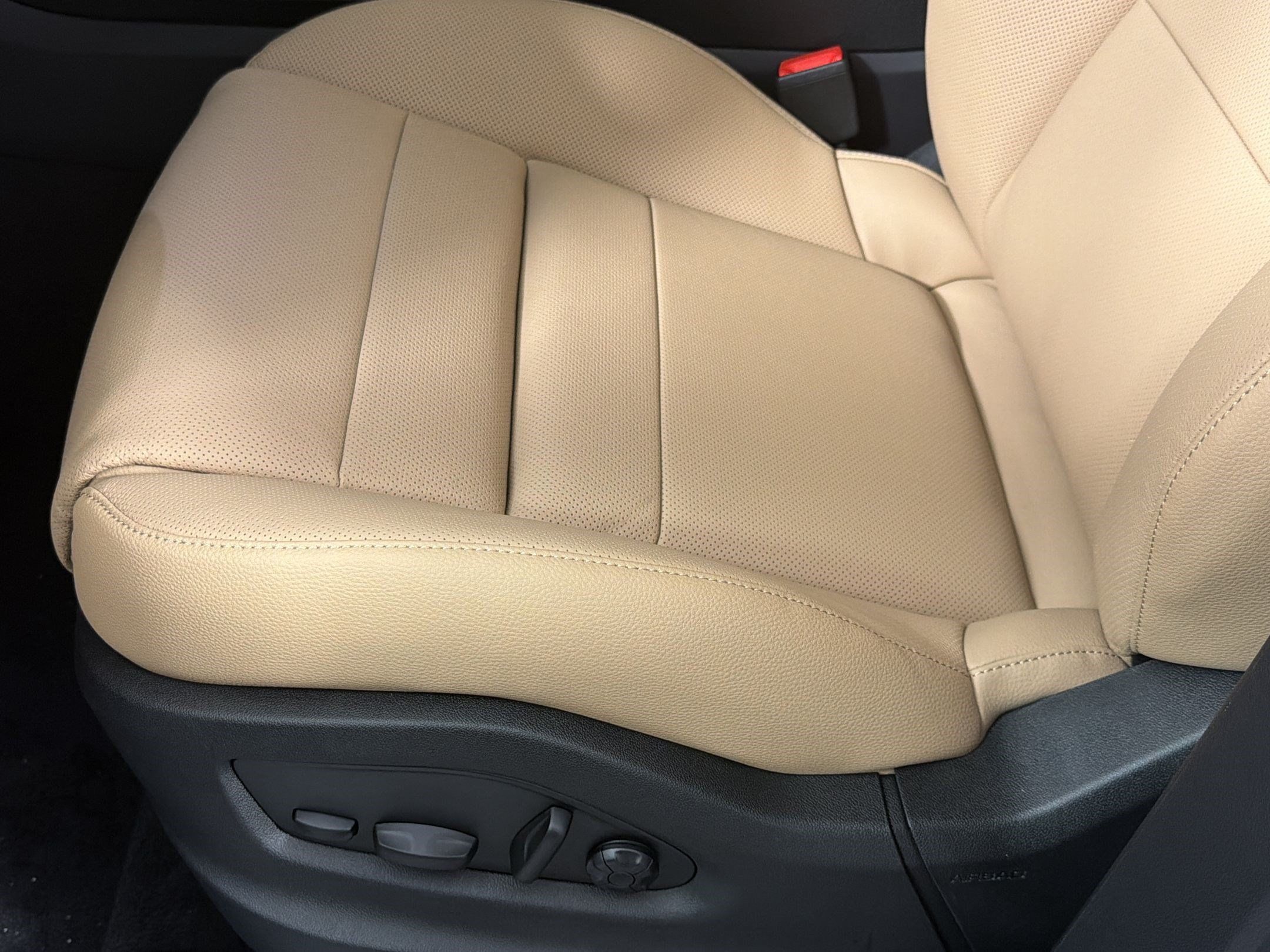Used 2026 Porsche Cayenne AWD/4WD image 15