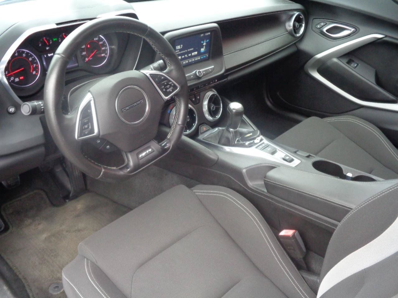 Used 2017 Chevrolet Camaro LT RWD image 5