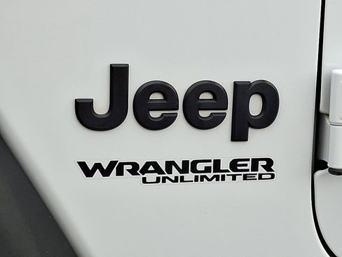 Certified 2022 Jeep Wrangler Unlimited Sport AWD/4WD image 29
