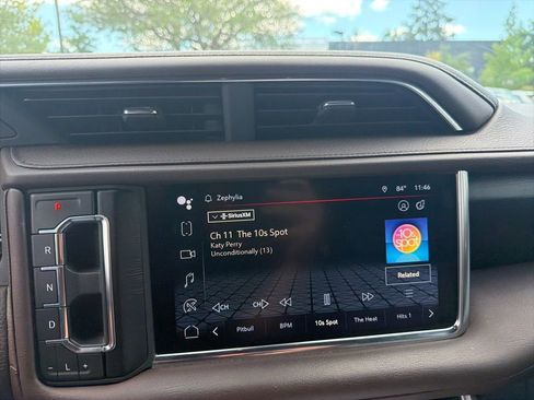 Used 2022 GMC Yukon Denali w/ Denali Premium Package AWD/4WD image 5