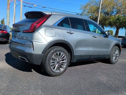 Used 2024 Cadillac XT4 Premium Luxury image 4