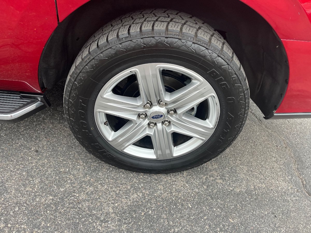 Used 2019 Ford Expedition Max XLT w/ Equipment Group 202A AWD/4WD image 45