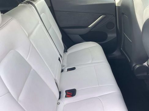 Used 2023 Tesla Model Y Performance image 32