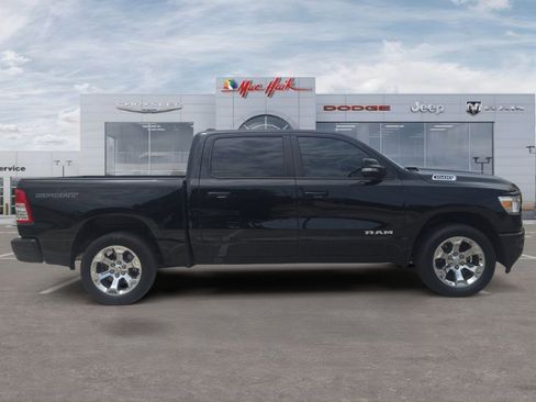 Used 2022 RAM 1500 Big Horn AWD/4WD image 6