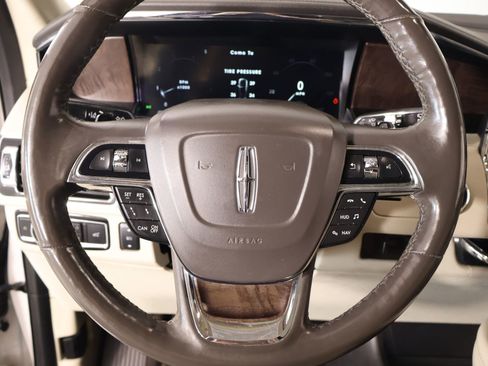 Used 2019 Lincoln Navigator Reserve AWD/4WD image 3