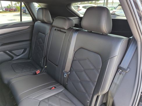 New 2026 Volkswagen Atlas Cross Sport SE image 29