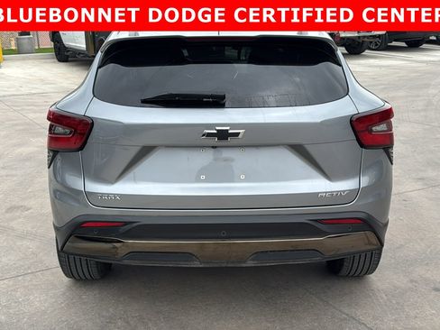 Used 2025 Chevrolet Trax ACTIV w/ Sunroof Package image 6