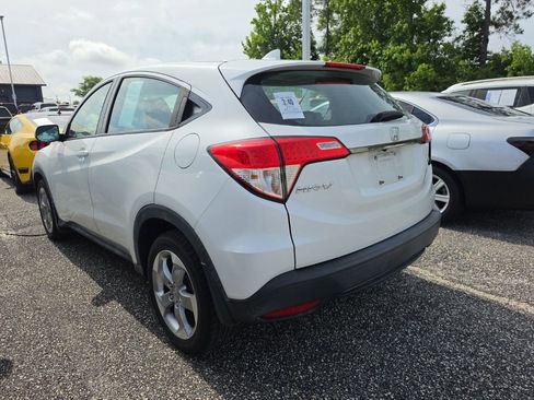 Used 2022 Honda HR-V LX image 2