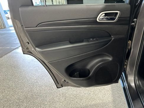 Used 2021 Jeep Grand Cherokee Laredo X AWD/4WD image 14